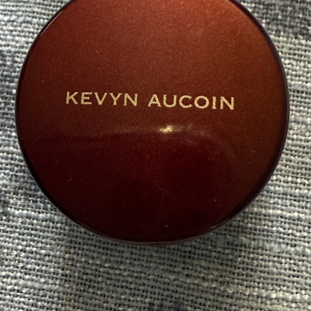 Kevyn Aucoin SX 15 Sensual Skin Enhancer in SX15 New